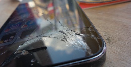Het scherm van een kapotte iPhone