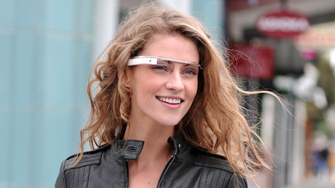Het is dat we er telkens een lekker wijf bij kunnen zetten als het om Google Glass gaat, anders waren we nog veel bozer geweest