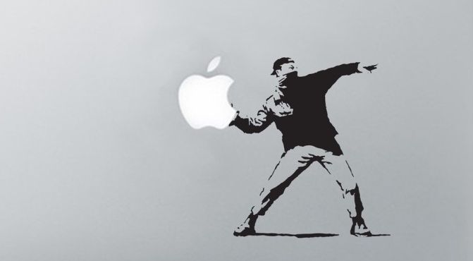 Banksy wist jaren geleden al wat je met Apple moest doen