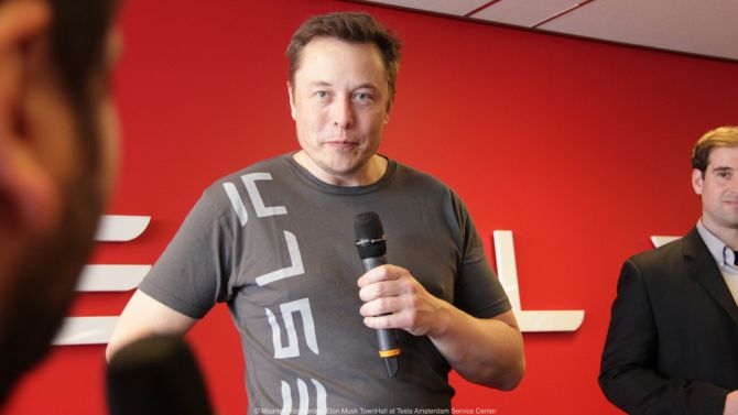 Zo kijkt meneer Musk vlak voordat je je bureau kunt leeghalen