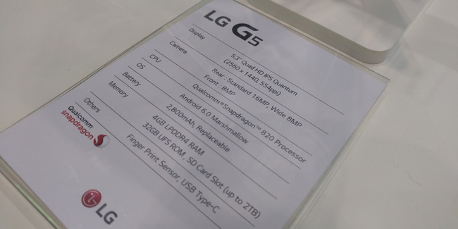 De LG G5 specificaties, gefotografeerd met de G5 zelf