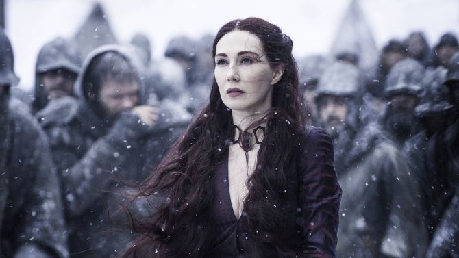 Carice van Houten is inmiddels dood in Game Of Thrones. Of niet. Nouja, dat vertellen we dus niet.